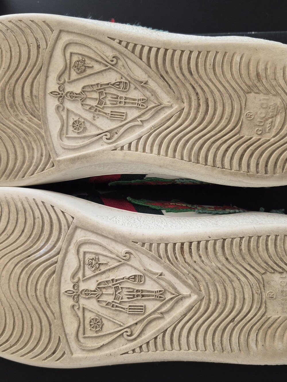 Gucci White Sneakers with Red and Green Snakeskin Accents - Picture 3 of 9